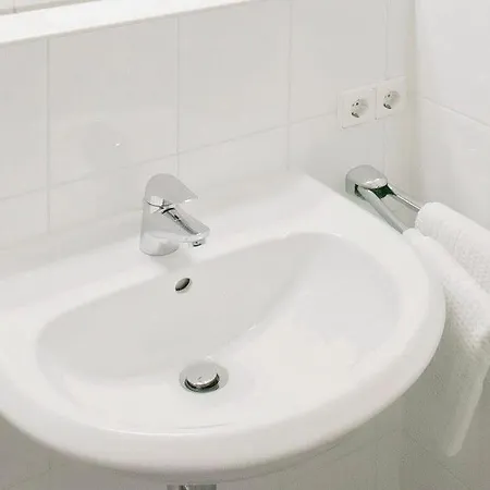 アパート Strand-park Strand-park 303 *